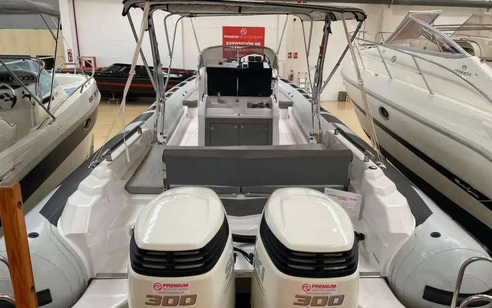 slider 9 Ranieri Cayman 31 Sport Touring