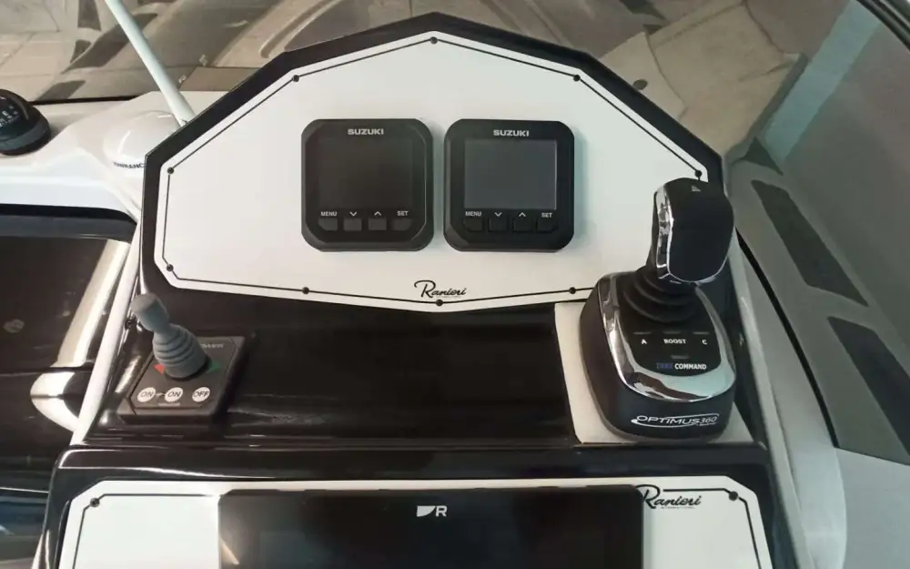 slider 8 Ranieri Cayman 31 Sport Touring