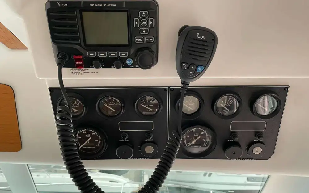 slider 21 Jeanneau Merry Fisher 610