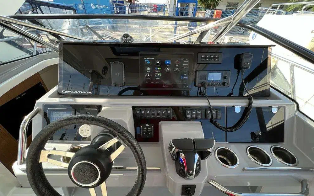 slider 38 Jeanneau Cap Camarat 10.5 WACap Camarat 10.5 Wa Serie 2