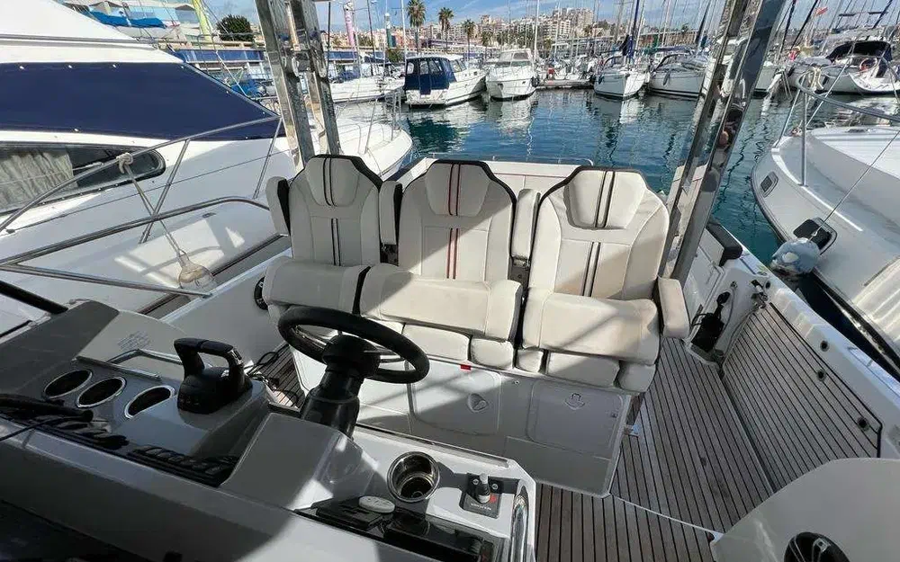 slider 41 Jeanneau Cap Camarat 10.5 WACap Camarat 10.5 Wa Serie 2