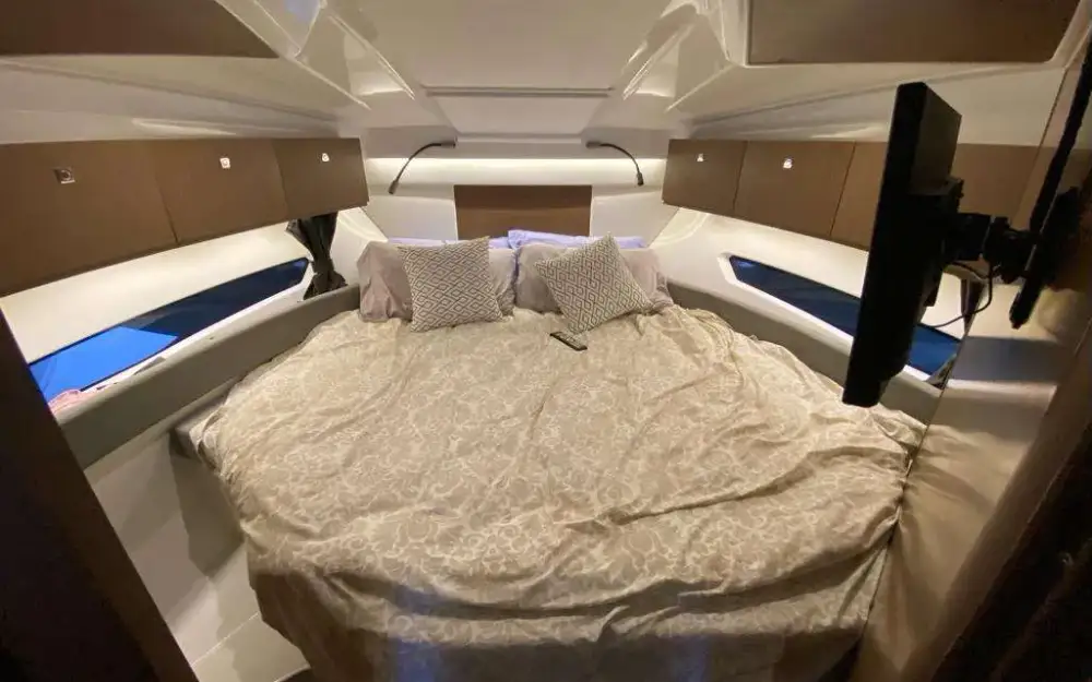 slider 6 Beneteau Antares Serie 9