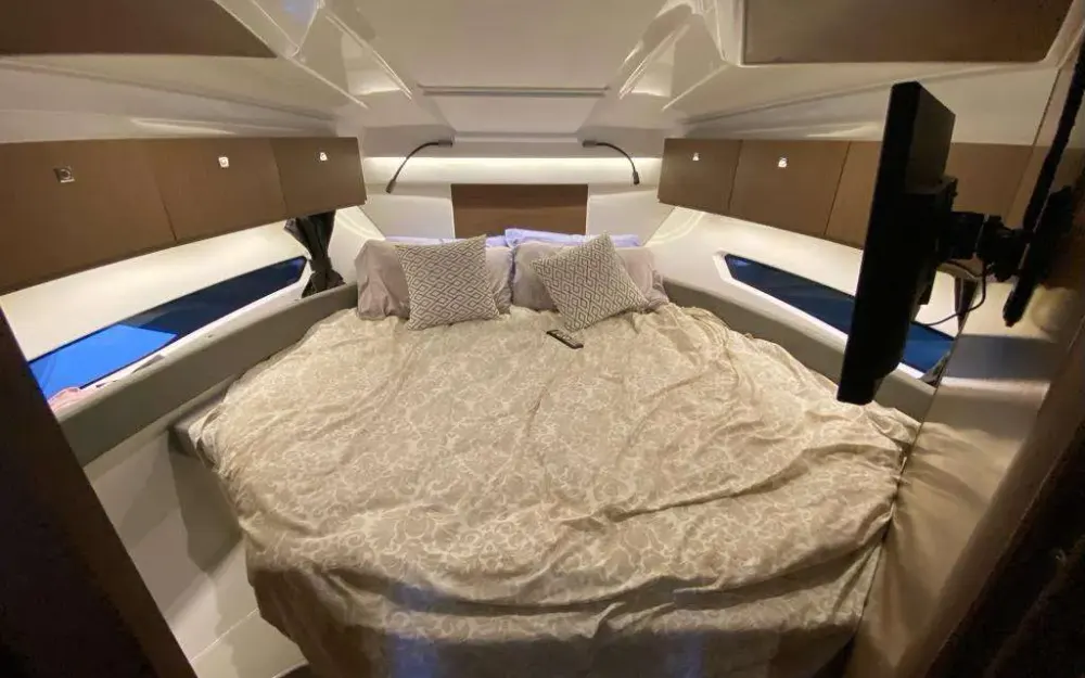 slider 6 Beneteau Antares Serie 9 - null