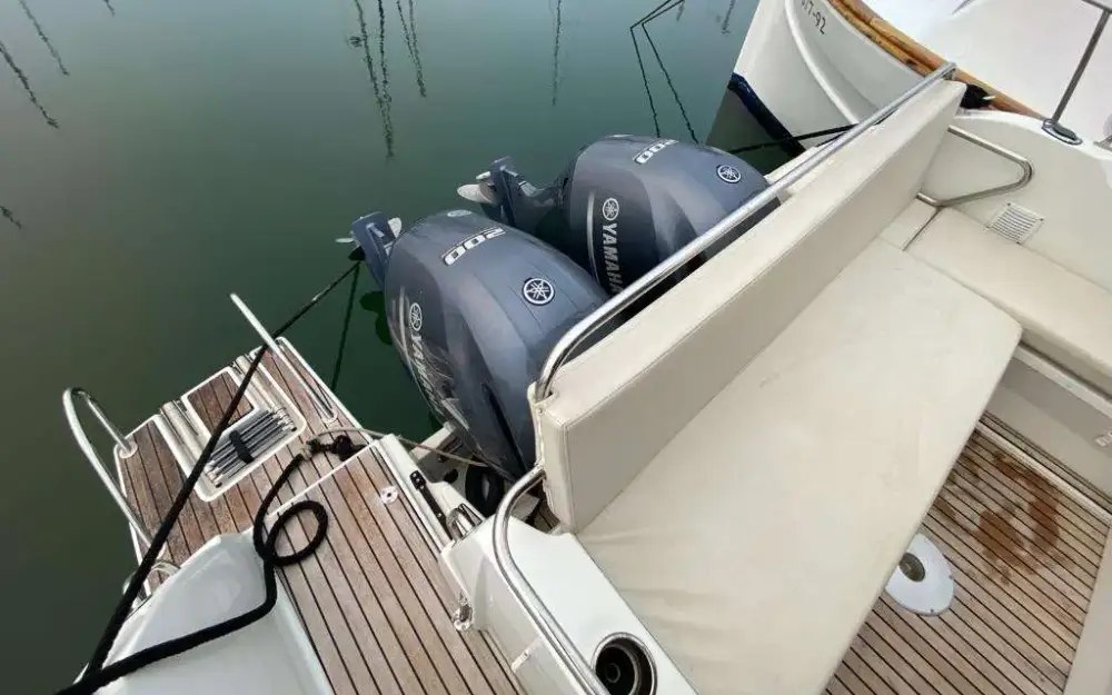 slider 8 Beneteau Antares Serie 9