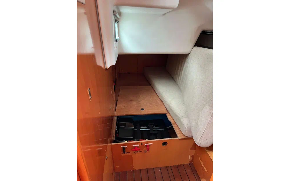 slider 6 Beneteau FIRST 44.7 RED DEVIL