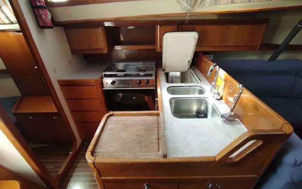 slider 3 Poncin Yachts Diva 38