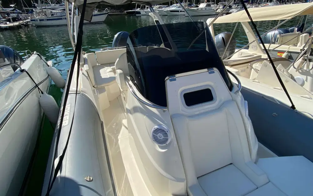 slider 13 Joker Boat Clubman 28