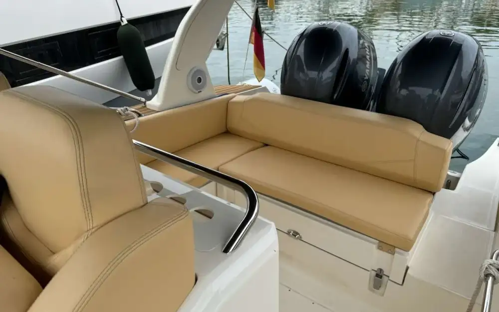 slider 11 Capelli Tempest 850 WA