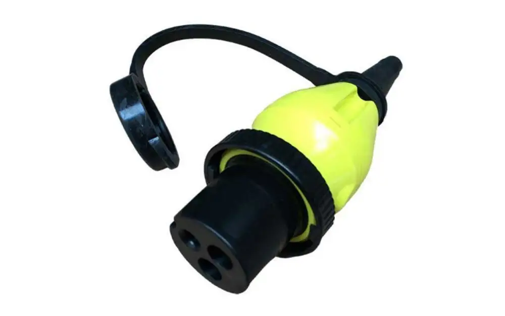 slider 0 Prise 16A / 250V (2p/3w) pour connexion au courant de quai