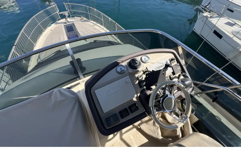 slider 2 Beneteau Monte Carlo 5