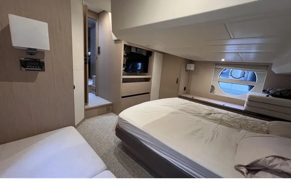 slider 4 Beneteau Monte Carlo 5