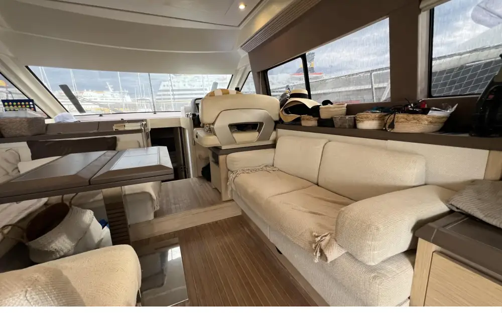 slider 5 Beneteau Monte Carlo 5