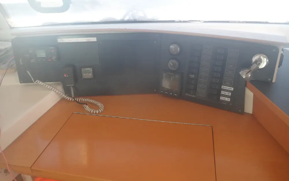 slider 8 Fountaine Pajot Orana 44
