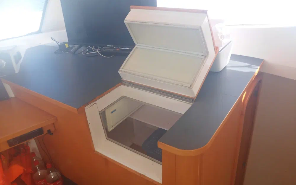 slider 14 Fountaine Pajot Orana 44