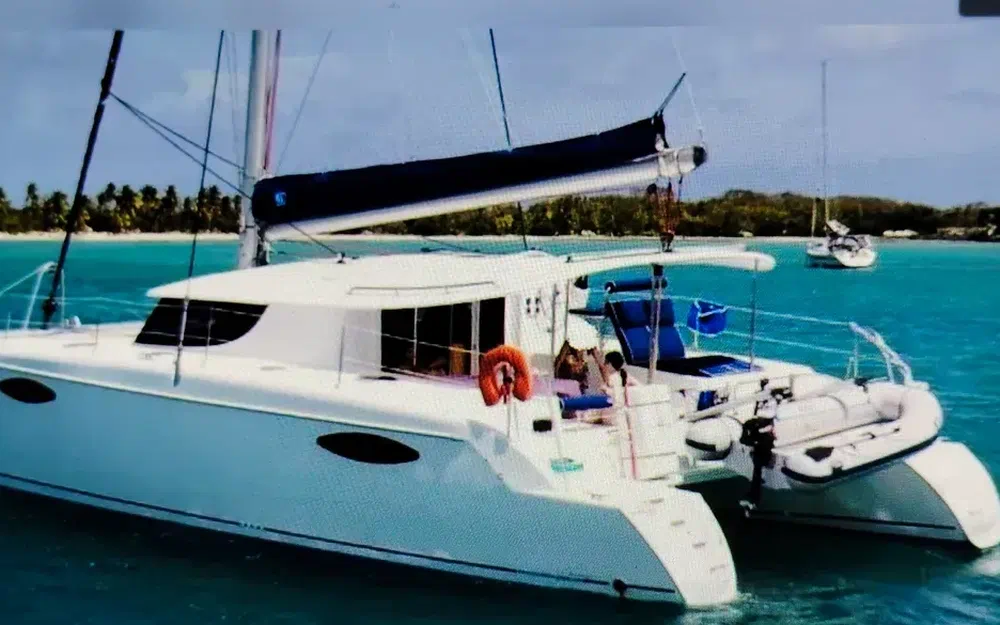 slider 16 Fountaine Pajot Orana 44