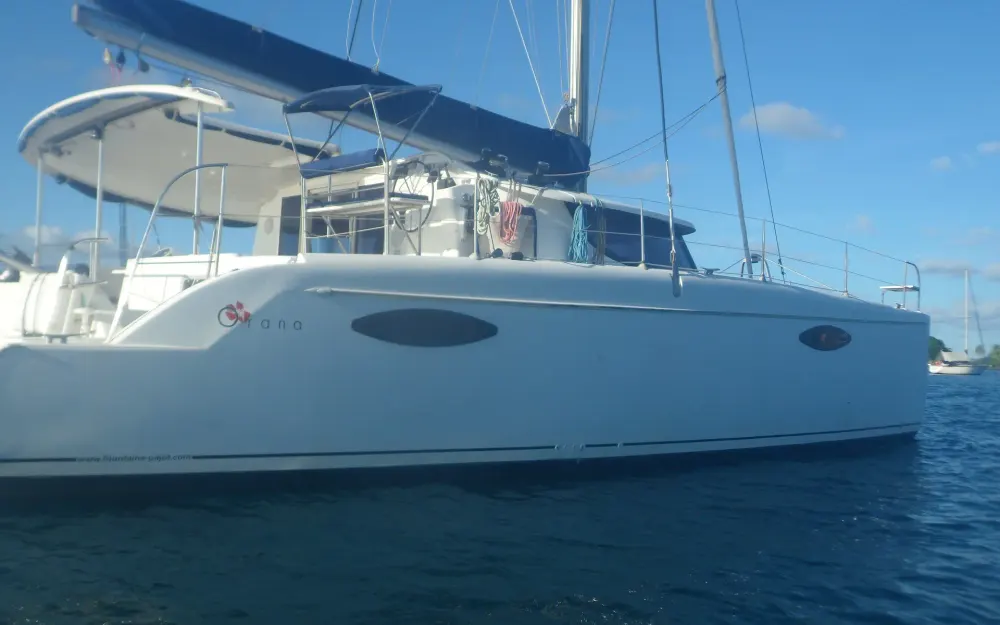 slider 0 Fountaine Pajot Orana 44