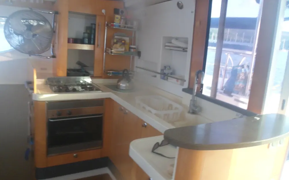 slider 2 Fountaine Pajot Orana 44