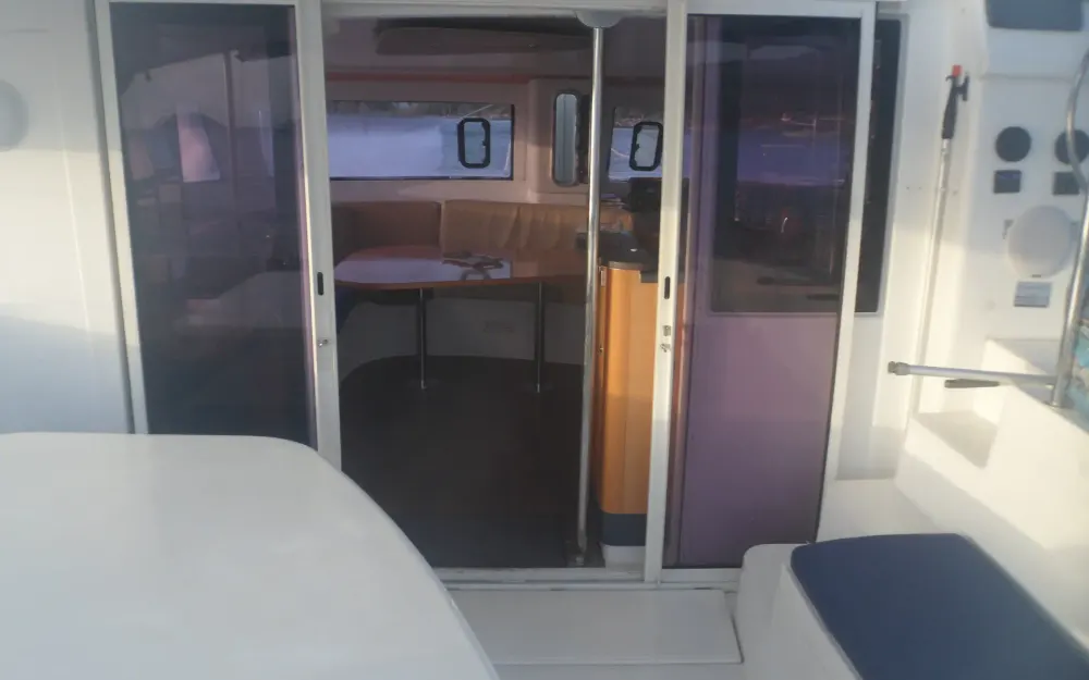 slider 7 Fountaine Pajot Orana 44