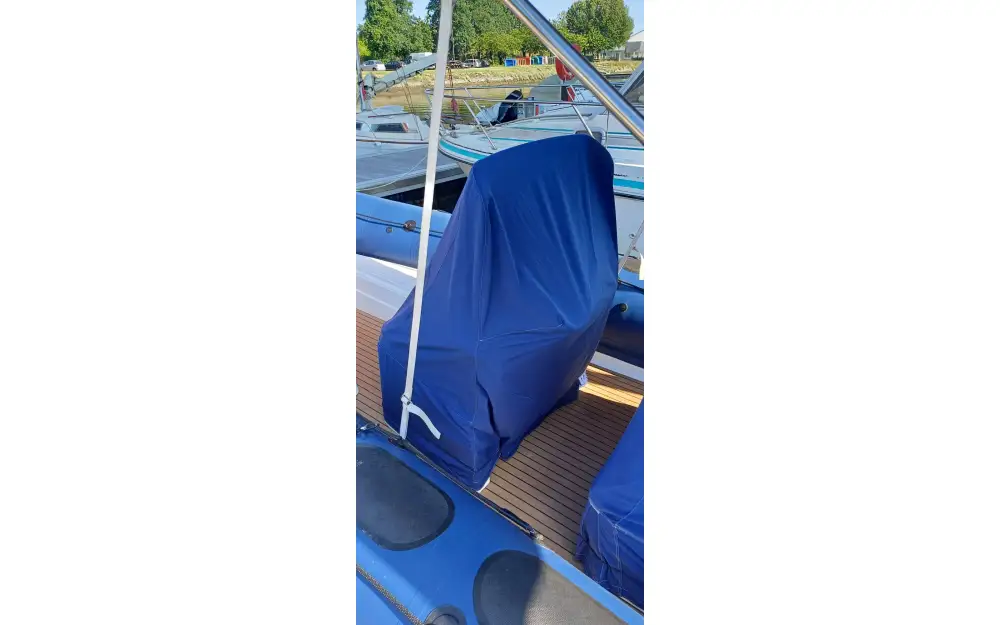 slider 9 Valiant V 750 Cruiser
