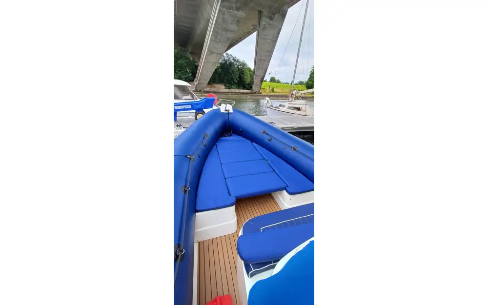 slider 10 Valiant V 750 Cruiser