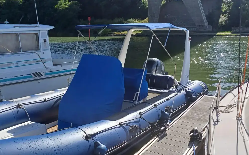 slider 11 Valiant V 750 Cruiser
