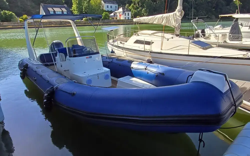slider 14 Valiant V 750 Cruiser
