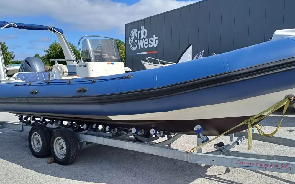 slider 15 Valiant V 750 Cruiser