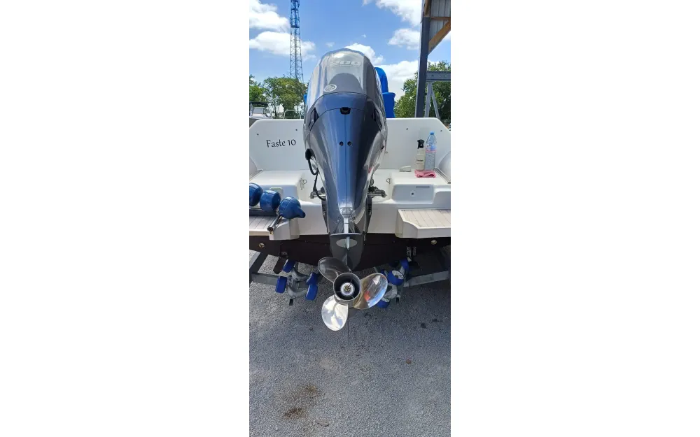 slider 17 Valiant V 750 Cruiser