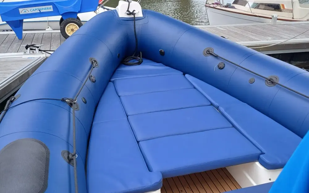 slider 19 Valiant V 750 Cruiser