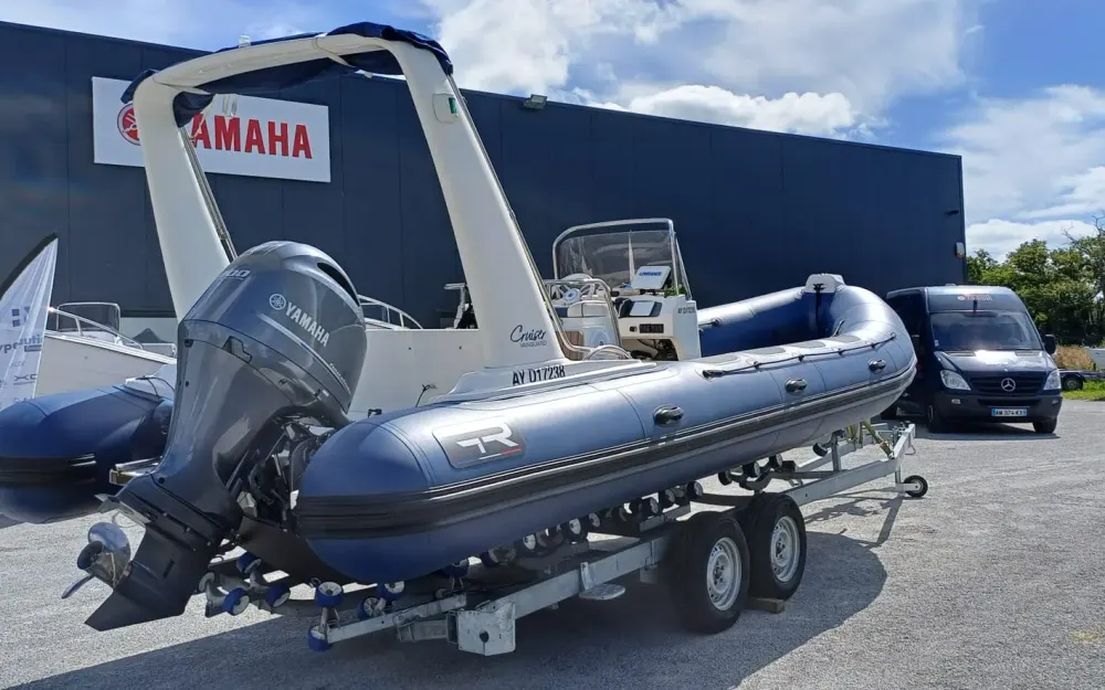 slider 20 Valiant V 750 Cruiser