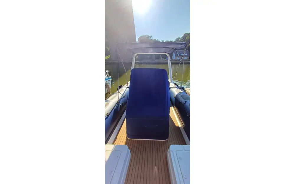 slider 3 Valiant V 750 Cruiser