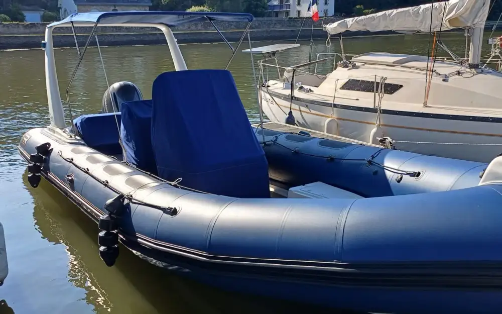 slider 5 Valiant V 750 Cruiser
