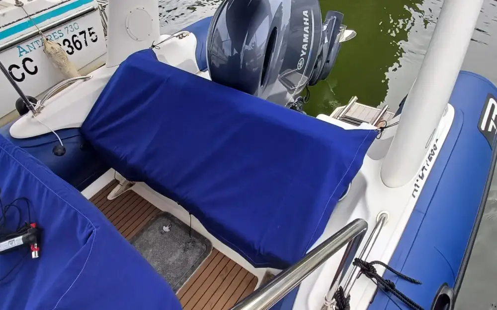 slider 6 Valiant V 750 Cruiser