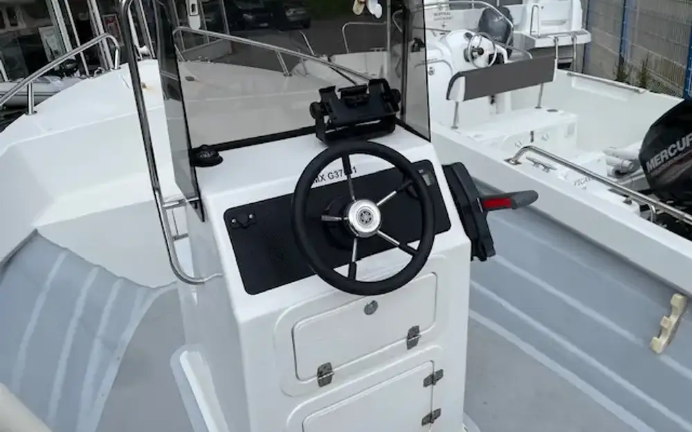slider 8 Fibramar Pescador 485