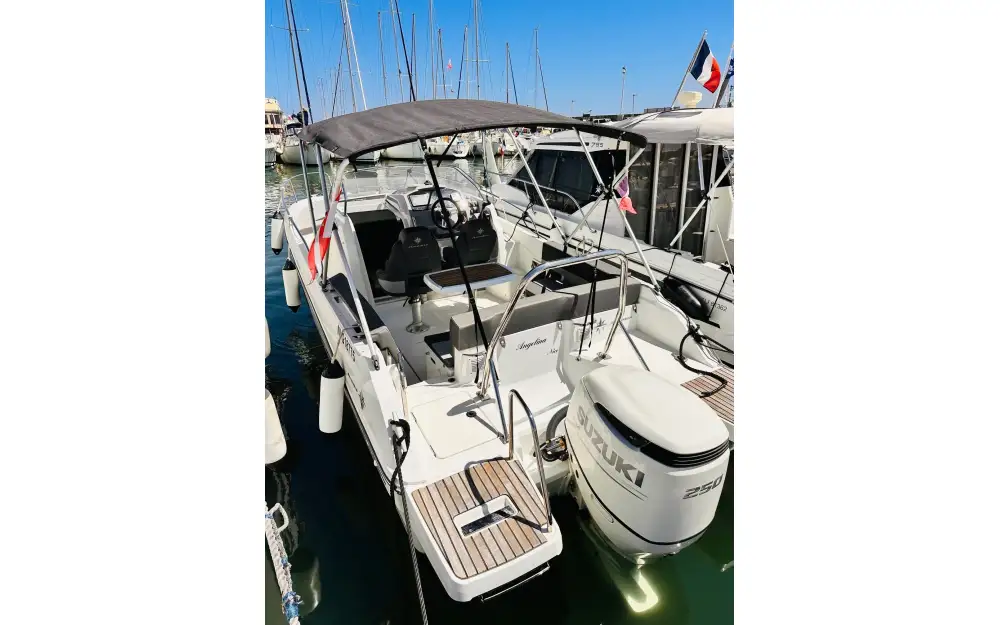 slider 1 Jeanneau Cap Camarat 7.5 WA Serie 2