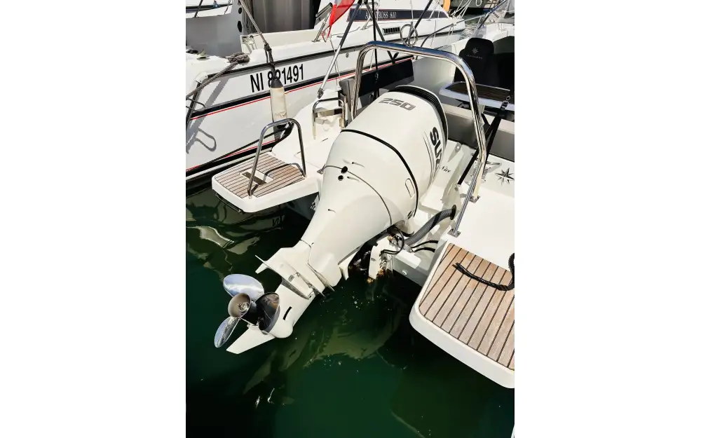 slider 6 Jeanneau Cap Camarat 7.5 WA Serie 2