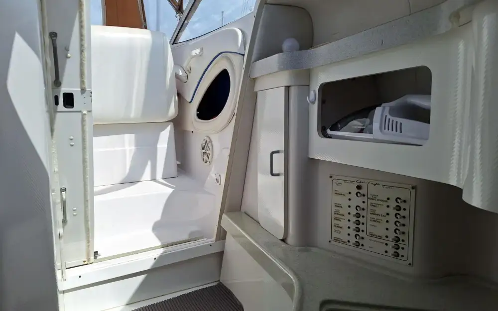 slider 3 Chris Craft Crowne 25