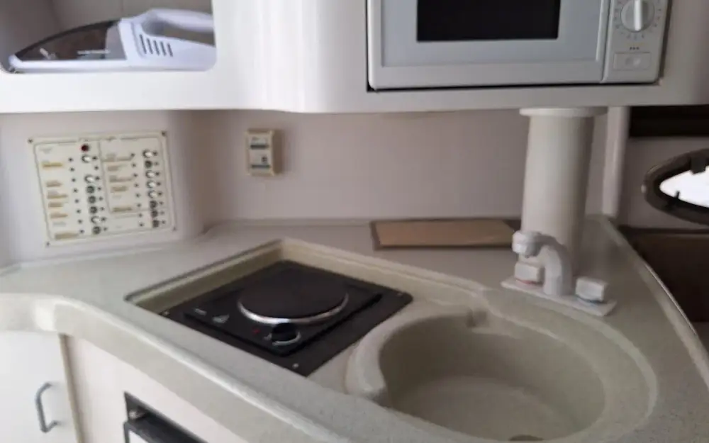 slider 4 Chris Craft Crowne 25
