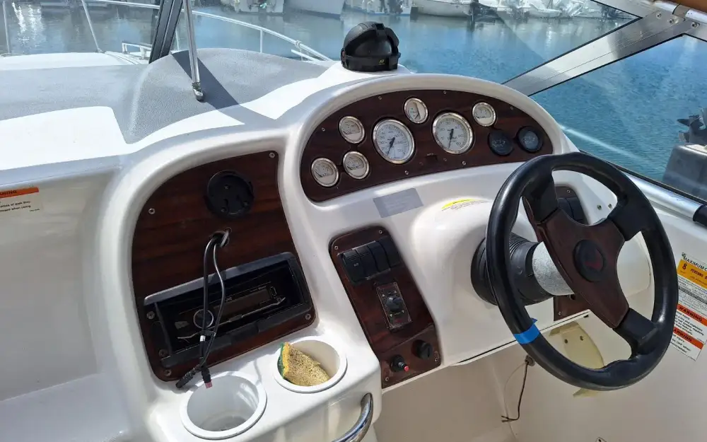 slider 8 Chris Craft Crowne 25