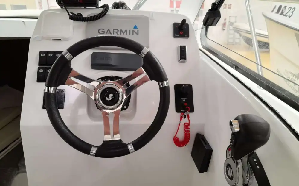 slider 11 Beneteau Antares 8 OB