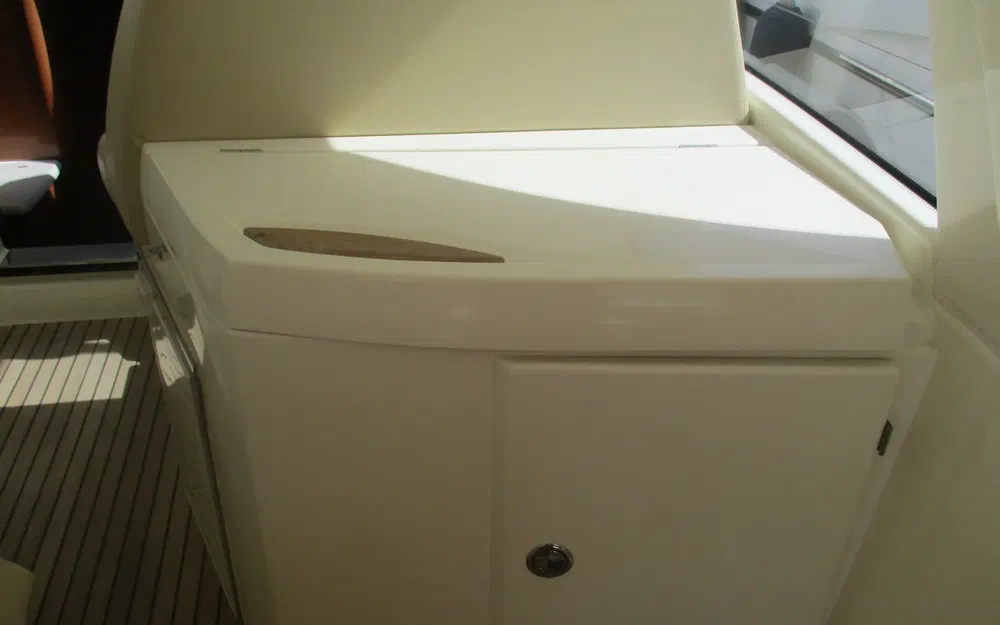 slider 19 Jeanneau Prestige 38