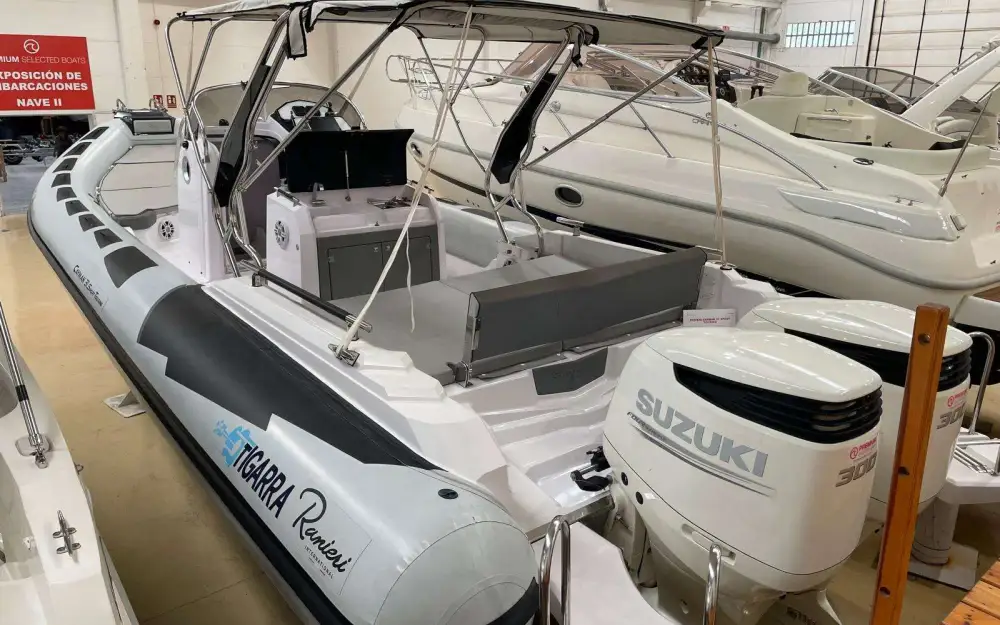 slider 2 Ranieri Cayman 31 Sport Touring