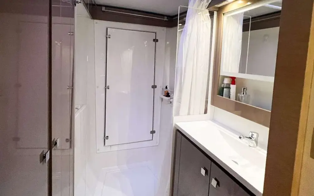 slider 44 Fountaine Pajot Helia 44