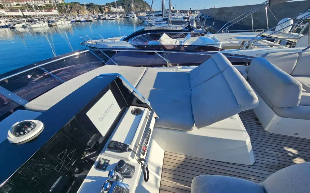 slider 32 Jeanneau Prestige 590