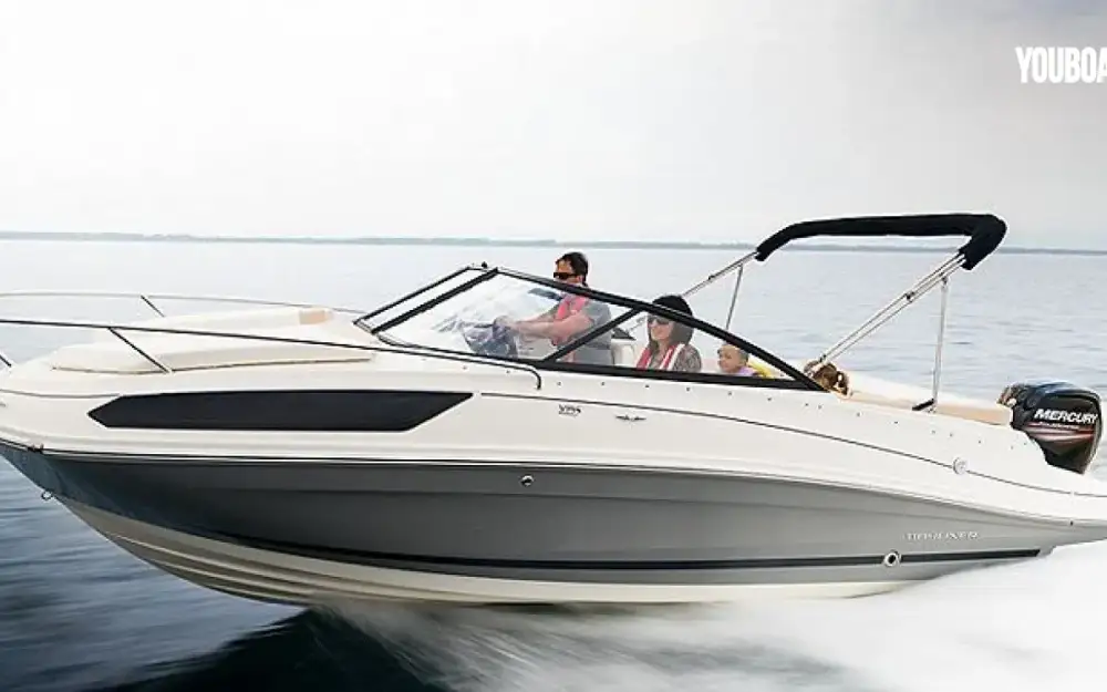 slider 0 Bayliner VR5 Cuddy OB