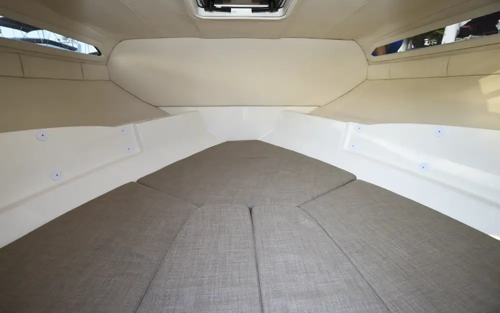 slider 3 Bayliner VR5 Cuddy OB