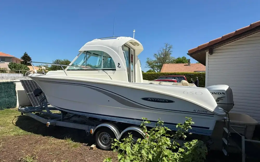 slider 2 Beneteau Antares 650