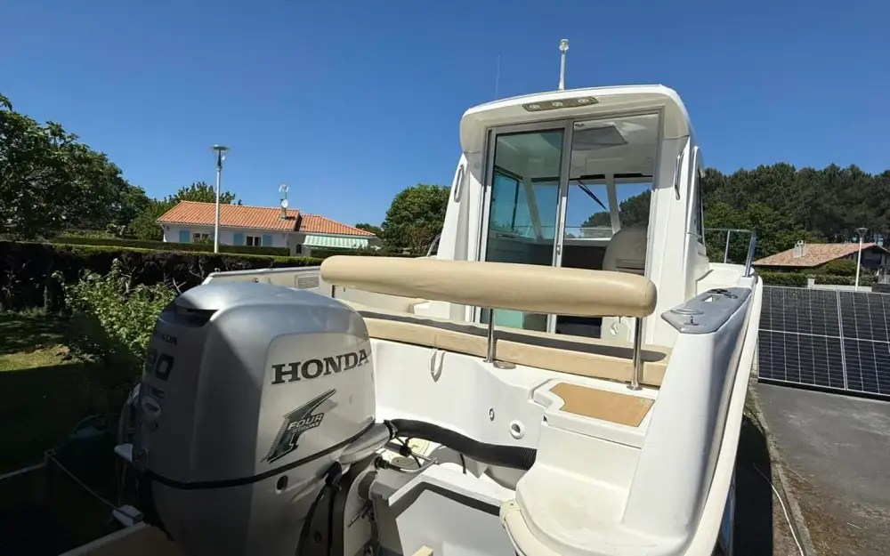 slider 14 Beneteau Antares 650