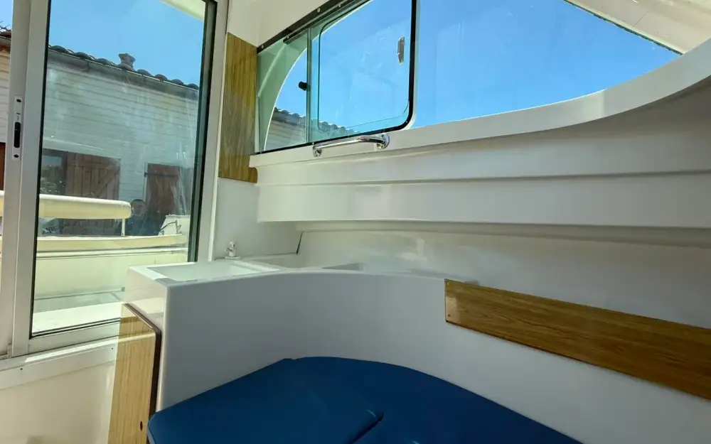 slider 6 Beneteau Antares 650