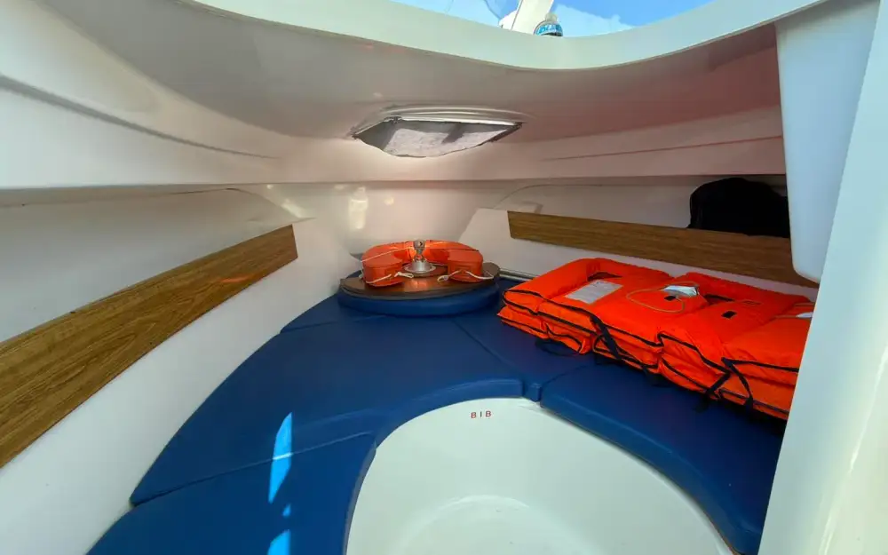 slider 7 Beneteau Antares 650